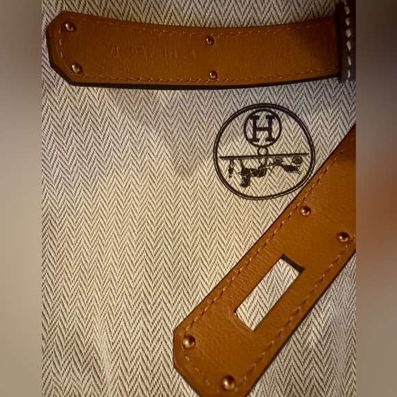 Hermes Kelly Belt in Etoupe with Gold Hardware - Picture 5 of 5